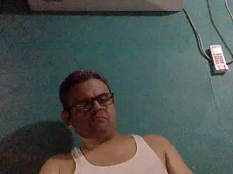 Snapshot of Katracho6969 chatting on November 2025 02:43:02 AM Katracho6969 online show from November 2025 02:43:02 AM