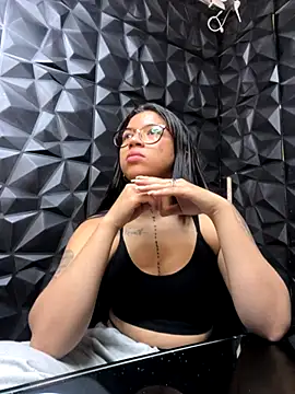 lil charme online show from October 2025 11:03:02 PM