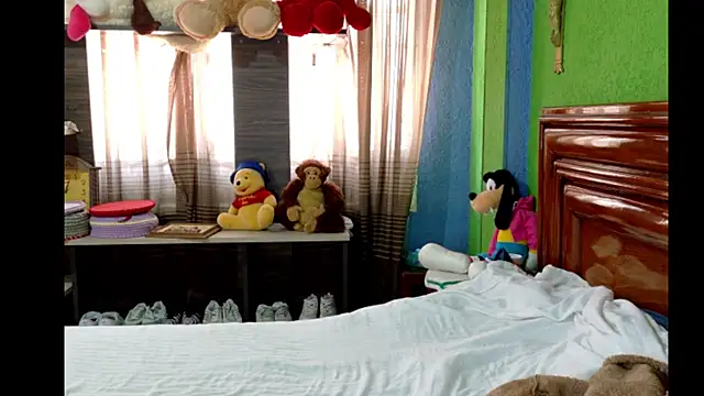  Charlize theron  online show from April 2026 06:49:01 PM