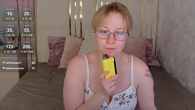 AlexandraGreen online show from May 2026 01:02:04 AM