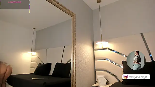 Julieth Rojas online show from September 2025 03:55:02 AM