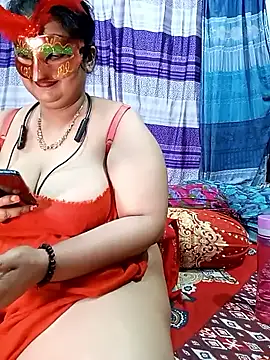 Snapshot of Tanisha-Chy chatting on April 2026 05:54:01 AM Tanisha-Chy online show from April 2026 05:54:01 AM