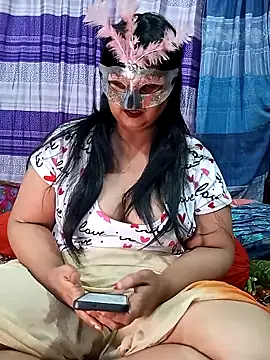 Snapshot of Tanisha-Chy chatting on April 2026 05:41:02 PM Tanisha-Chy online show from April 2026 05:41:02 PM
