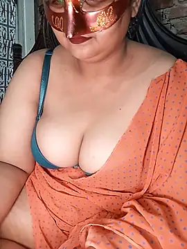 Snapshot of Tanisha-Chy chatting on July 2026 05:28:02 PM Tanisha-Chy online show from July 2026 05:28:02 PM