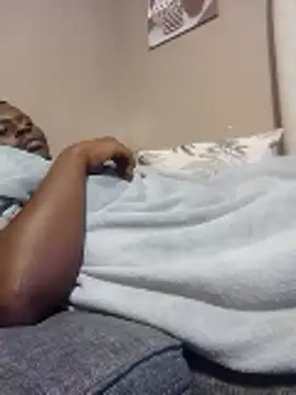 Snapshot of FANTASYROOM23 chatting on January 2026 12:27:01 AM FANTASYROOM23 online show from January 2026 12:27:01 AM