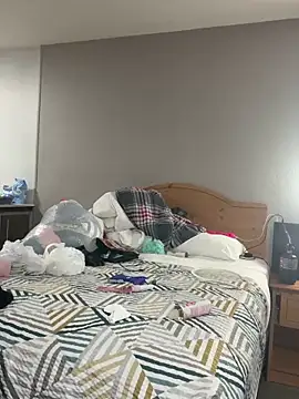 CinnaCakesss online show from October 2025 10:26:02 AM