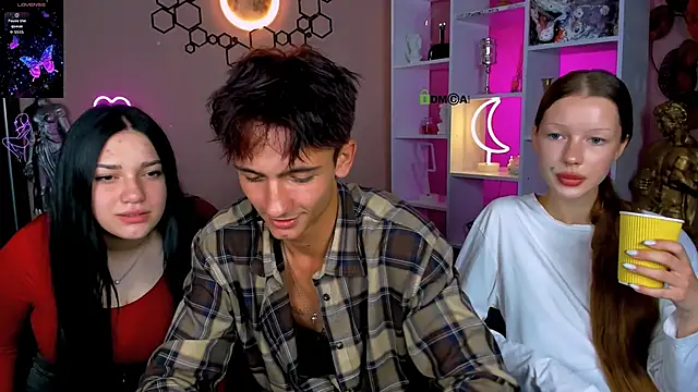 khloebeauty online show from September 2025 08:09:01 PM