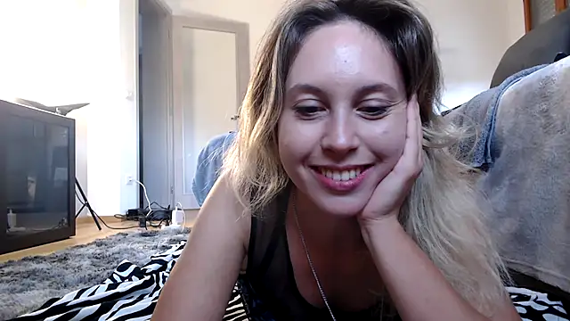 Snapshot of L_Sofia chatting on October 2025 11:11:02 AM L Sofia online show from October 2025 11:11:02 AM