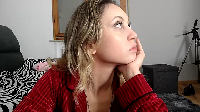 Snapshot of L_Sofia chatting on November 2025 07:52:02 AM L Sofia online show from November 2025 07:52:02 AM