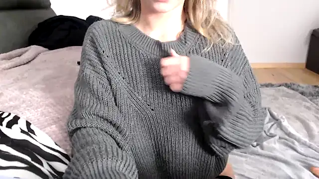 Snapshot of L_Sofia chatting on February 2026 08:07:02 AM L Sofia online show from February 2026 08:07:02 AM