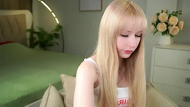 MarciDarugar online show from December 2025 03:18:02 PM