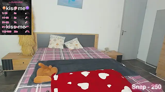 Snapshot of EvaLone1 chatting on September 2025 07:10:01 AM EvaLone1 online show from September 2025 07:10:01 AM