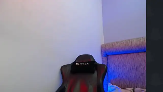 dilan hott  online show from February 2026 08:27:01 PM