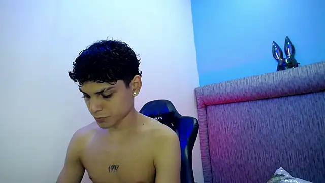 dilan hott  online show from February 2026 08:21:01 PM