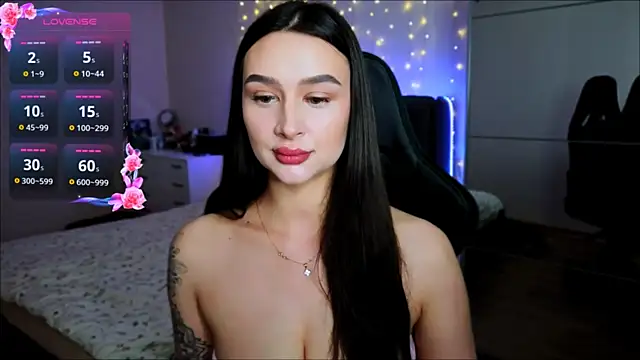 Veronica Larsson online show from July 2026 08:24:02 PM