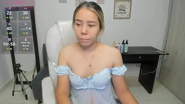 Snapshot of Aiilyn_Ds chatting on September 2025 09:35:02 AM Aiilyn Ds online show from September 2025 09:35:02 AM