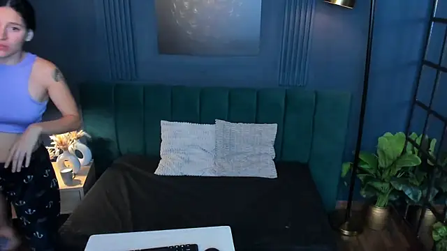 aliceandsia online show from September 2025 03:39:02 AM