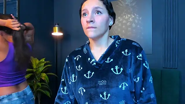 aliceandsia online show from September 2025 12:10:01 PM