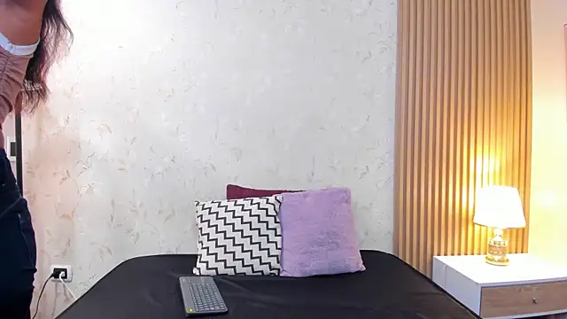 aliceandsia online show from July 2026 08:03:01 PM