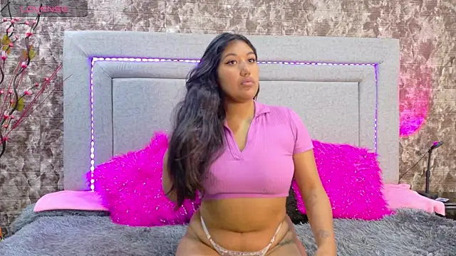 Snapshot of SharaRous chatting on September 2025 01:25:02 PM SharaRous online show from September 2025 01:25:02 PM