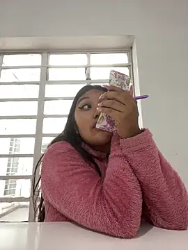 Snapshot of SharaRous chatting on October 2025 12:03:01 PM SharaRous online show from October 2025 12:03:01 PM