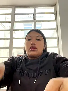 Snapshot of SharaRous chatting on October 2025 11:42:01 AM SharaRous online show from October 2025 11:42:01 AM