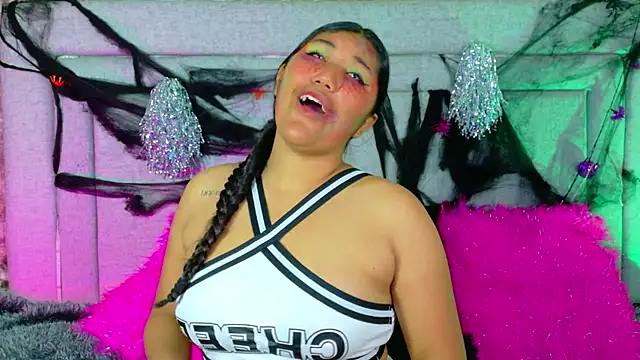 Snapshot of SharaRous chatting on October 2025 12:50:01 PM SharaRous online show from October 2025 12:50:01 PM