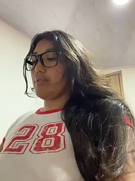 Snapshot of SharaRous chatting on November 2025 11:37:02 PM SharaRous online show from November 2025 11:37:02 PM