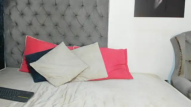 nahiroby ebony online show from March 2026 05:51:01 PM