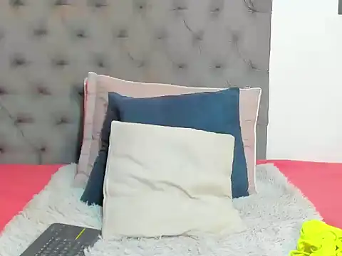 nahiroby ebony online show from March 2026 06:03:02 PM