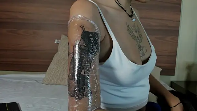 AnnyKitty  online show from September 2025 03:51:01 AM