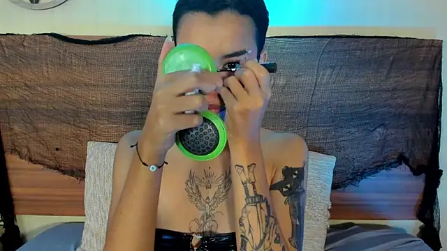 AnnyKitty  online show from October 2025 04:00:02 AM