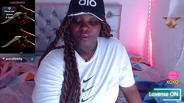 Snapshot of ebony_NeighborMoans chatting on November 2025 03:29:01 AM ebony NeighborMoans online show from November 2025 03:29:01 AM