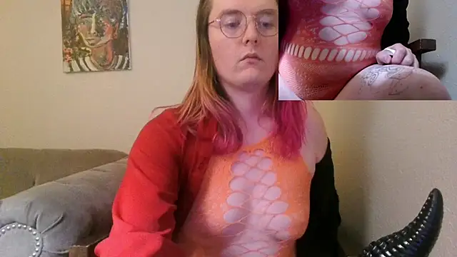 Snapshot of Elliebell chatting on February 2026 03:32:02 AM Elliebell online show from February 2026 03:32:02 AM