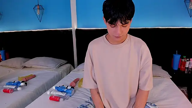 Snapshot of AleAurarashi chatting on September 2025 03:39:02 AM AleAurarashi online show from September 2025 03:39:02 AM