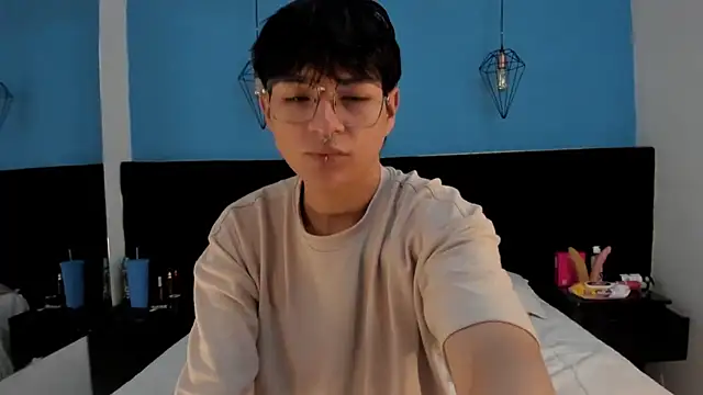 Snapshot of AleAurarashi chatting on September 2025 01:16:02 PM AleAurarashi online show from September 2025 01:16:02 PM