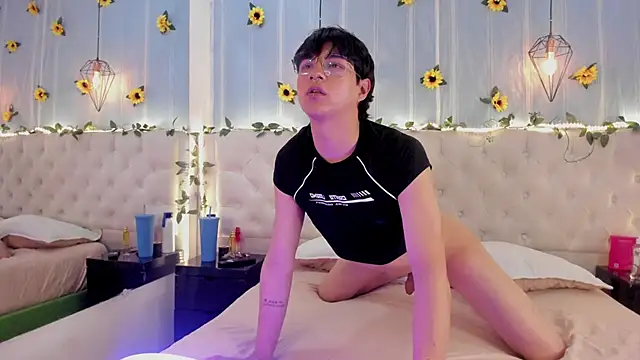 Snapshot of AleAurarashi chatting on October 2025 12:19:01 AM AleAurarashi online show from October 2025 12:19:01 AM