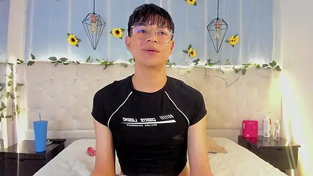 Snapshot of AleAurarashi chatting on October 2025 07:31:01 AM AleAurarashi online show from October 2025 07:31:01 AM