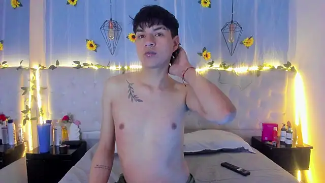 Snapshot of AleAurarashi chatting on October 2025 08:04:02 AM AleAurarashi online show from October 2025 08:04:02 AM