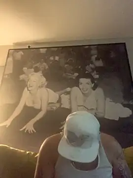 Snapshot of Hothotboyg chatting on November 2025 01:48:01 AM Hothotboyg online show from November 2025 01:48:01 AM