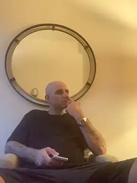 Snapshot of Hothotboyg chatting on November 2025 12:11:02 AM Hothotboyg online show from November 2025 12:11:02 AM