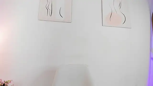 elzafuentes1 online show from September 2025 07:19:02 PM