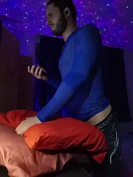 Snapshot of EyesNeverLies chatting on December 2025 05:15:02 AM EyesNeverLies online show from December 2025 05:15:02 AM