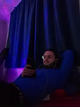 Snapshot of EyesNeverLies chatting on February 2026 08:10:02 PM EyesNeverLies online show from February 2026 08:10:02 PM