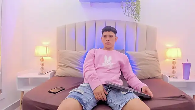 aron twink66 online show from September 2025 01:23:01 PM