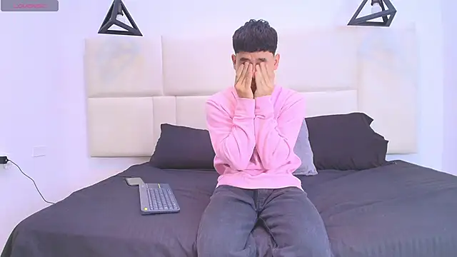 aron twink66 online show from September 2025 02:32:01 PM