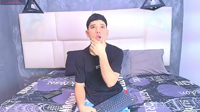 aron twink66 online show from October 2025 03:09:02 PM