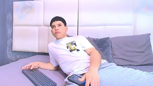 aron twink66 online show from October 2025 02:58:02 PM