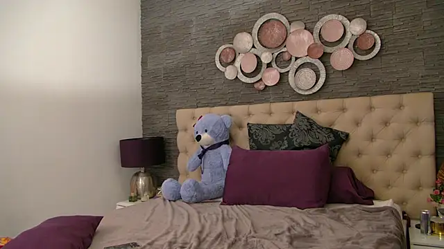 Snapshot of VannyFoxx chatting on October 2025 07:03:02 PM VannyFoxx online show from October 2025 07:03:02 PM