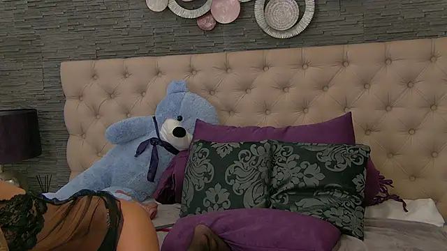 Snapshot of VannyFoxx chatting on October 2025 06:57:02 PM VannyFoxx online show from October 2025 06:57:02 PM